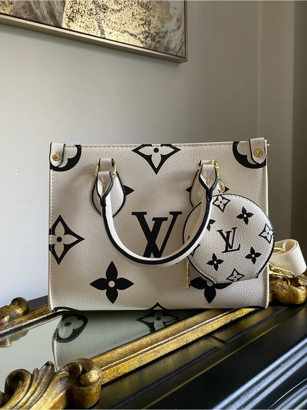 SHOULDER BAG